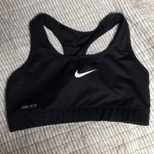 Black nike sports bra